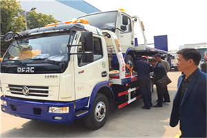 兴义汽车道路救援拖车价格